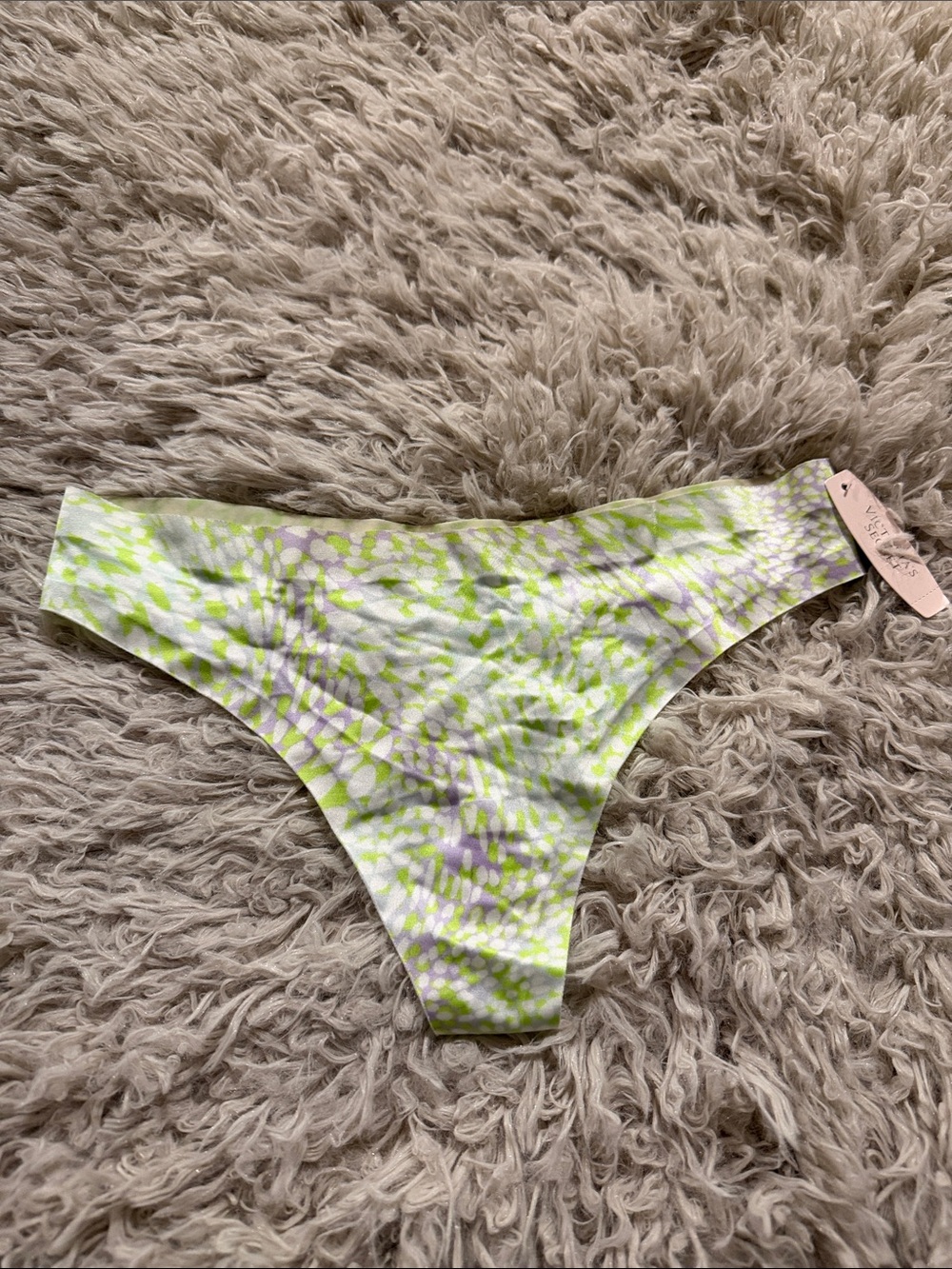 NWT VTG Victoria's Secret Incredible Sexy Satin No Show Thong Panty Small